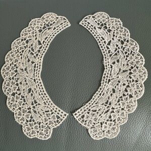 Delicate Cream Lace Collar